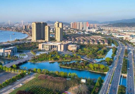 載體建設，“強實體”期待崛起“強平臺”